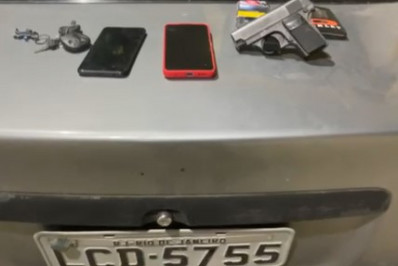 Carro furtado é recuperado pela PM em Iguaba