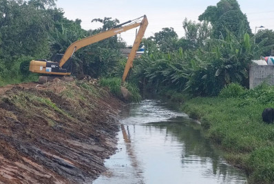 Prefeitura de Caxias continua limpeza de rios e canais