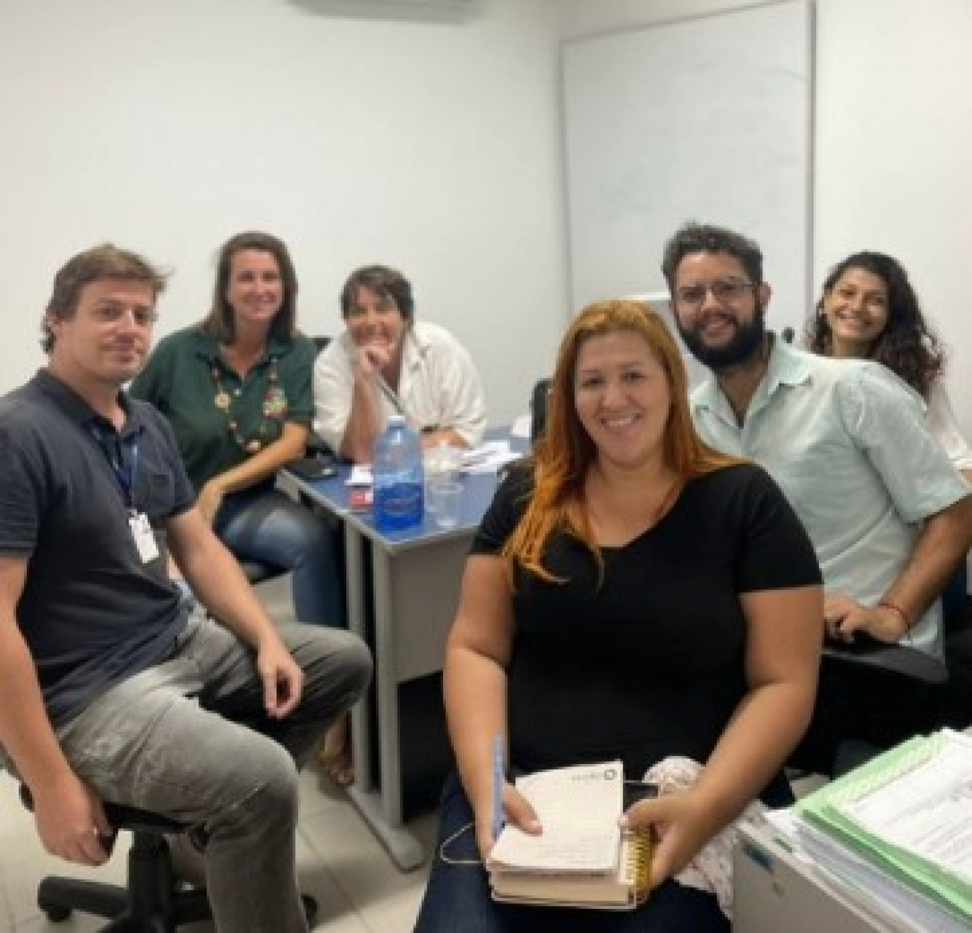 stiveram presentes na ocasião, a subsecretária Marcella Santanna, os coordenadores do projeto Juan Gomes, Bárbara Oliveira e Camila Silva, e o representante do PSOL Lucas Muller. A deputada federal Taliria Petrone deve vir a Cabo Frio no mês de maio para acompanhar o projeto. - Reprodução/internet