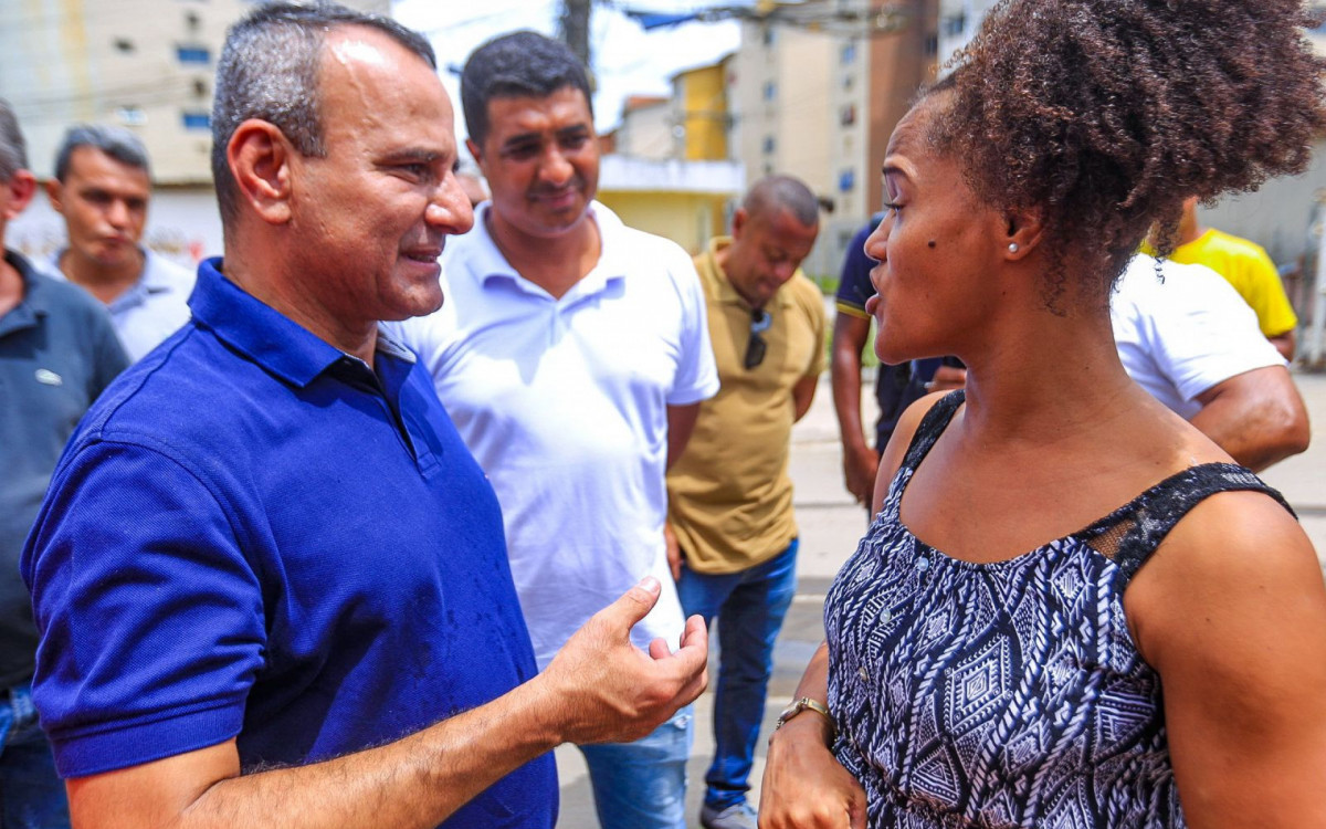 Durante as visitas, o prefeito Waguinho ouviu as reivindica&ccedil;&otilde;es dos moradores