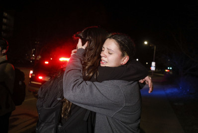 Atirador deixa três mortos e cinco feridos em universidade nos Estados Unidos