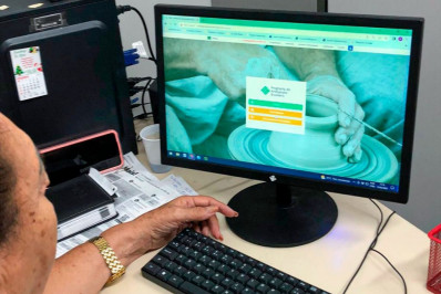 Artesãs de Nilópolis recebem carteira do Programa do Artesanato Brasileiro