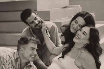 Claudia Raia compartilha cliques da família e se emociona: 'Amo tanto vocês que não cabe em mim'