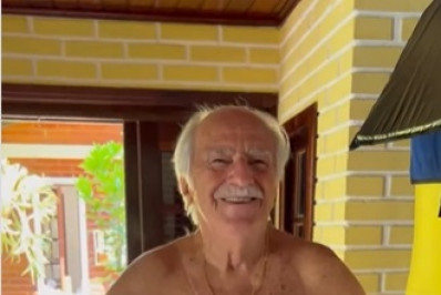 De sunga, Ary Fontoura pratica exercício físico e internautas reagem: 'Inspiração'