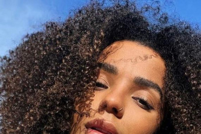 Brunna Golçalves renova bronzeado em Salvador e arranca suspiros