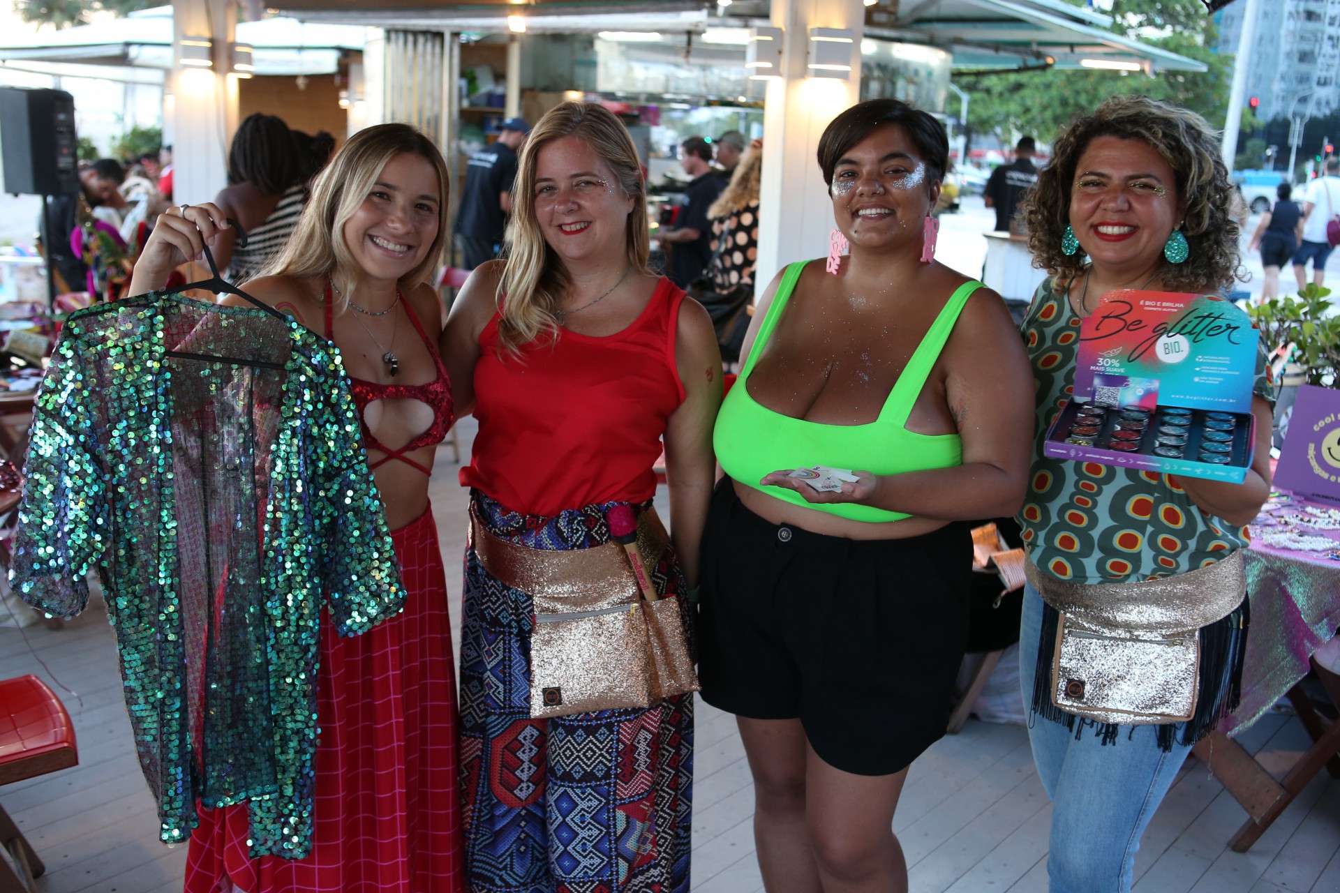 Daphne, Juliana, Bianca e Paula viram no carnaval uma oportunidade de empreender - Cleber Mendes/ Agência O Dia