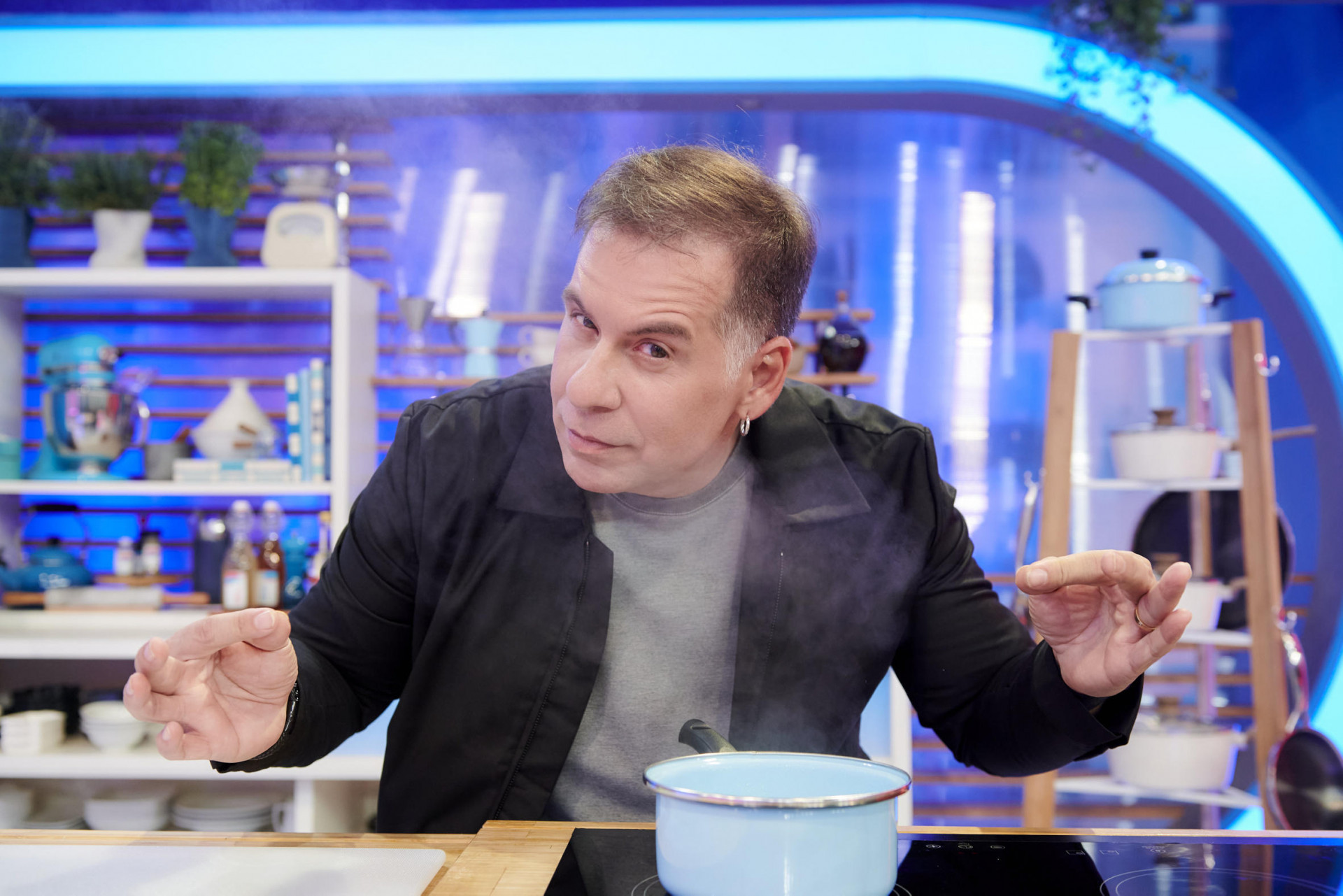 Leandro Hassum é o apresentador do 'Minha Mãe Cozinha Melhor Que a Sua' - Cadu Pilotto/Globo