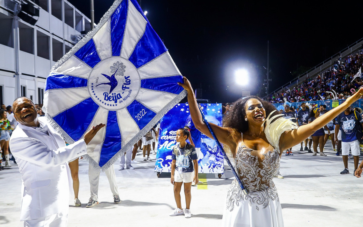 Beija-flor de Nil&oacute;polis realizou seu &uacute;ltimo ensaio t&eacute;cnico na Marques de Sapuca&iacute;, neste domingo (12)