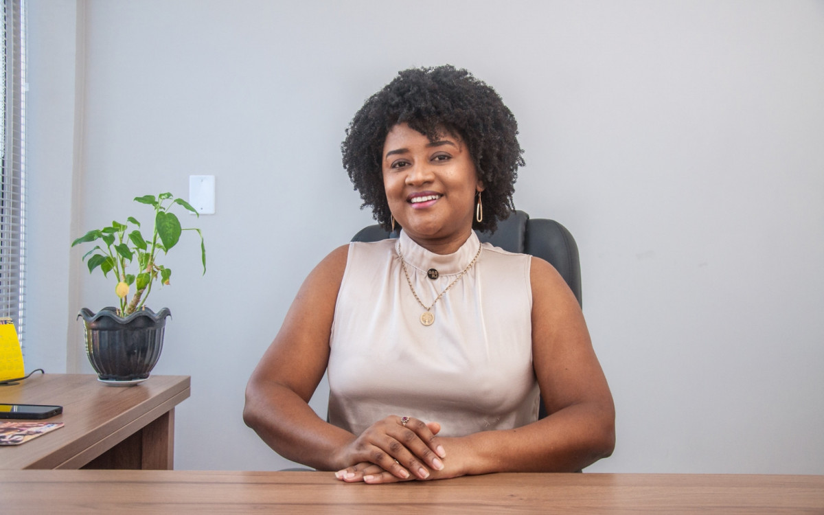 A advogada Mari&acirc;ngela de Castro afirma que apesar de todos os crimes serem s&eacute;rios, &eacute; preciso aten&ccedil;&atilde;o com a importuna&ccedil;&atilde;o sexual, pois a Lei 13.718/18 &eacute; a mais recente delas