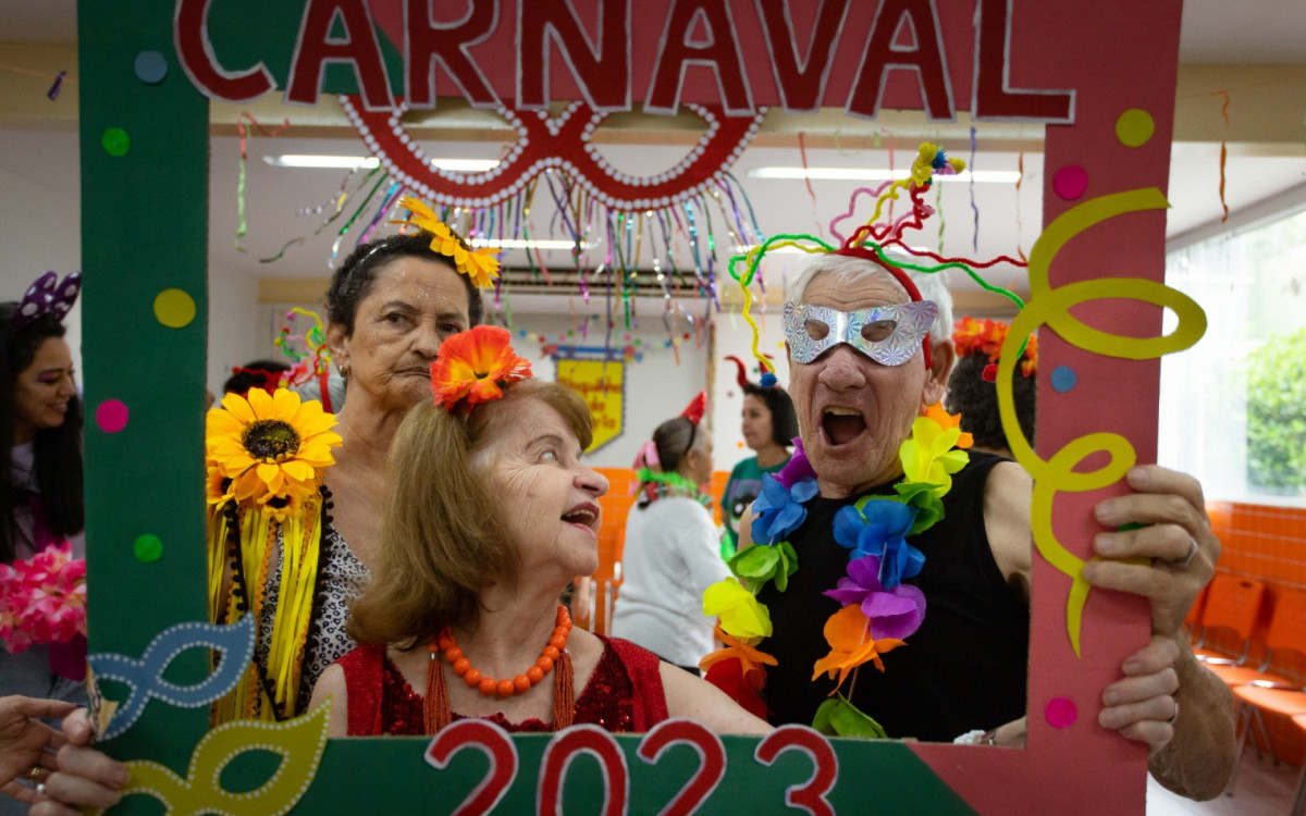 Carnaval &eacute; uma &eacute;poca que traz, para usu&aacute;rios do Centro Dia, sentimentos de um tempo vivido com muita alegria
