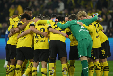 Torcida do Borussia Dortmund dá show com mosaico antes do jogo contra o Chelsea; confira