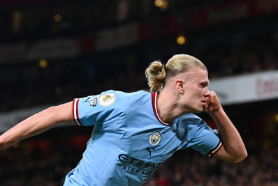 Manchester City vence o Arsenal e assume liderança da Premier League