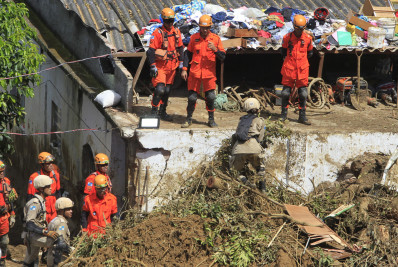 'Minha cabeça ficou em um vãozinho', diz sobrevivente de desabamento em São Gonçalo