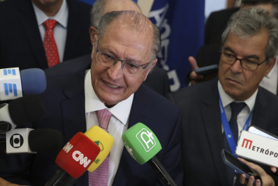 Alckmin anuncia planos de viagem de Lula à China em busca de investimentos