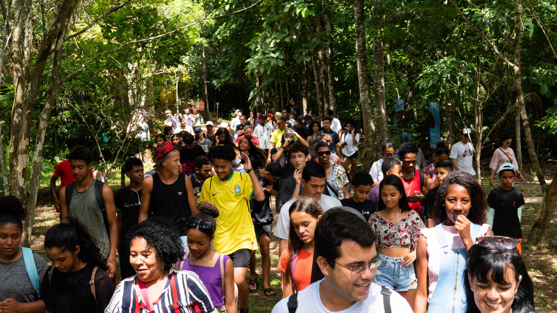 Projeto socioambiental promovido pela Etesco junto ao Parque Atalaia em Macaé, proporciona momento de integração junto à comunidade e colaboradores - Divulgação/Carla Cardoso