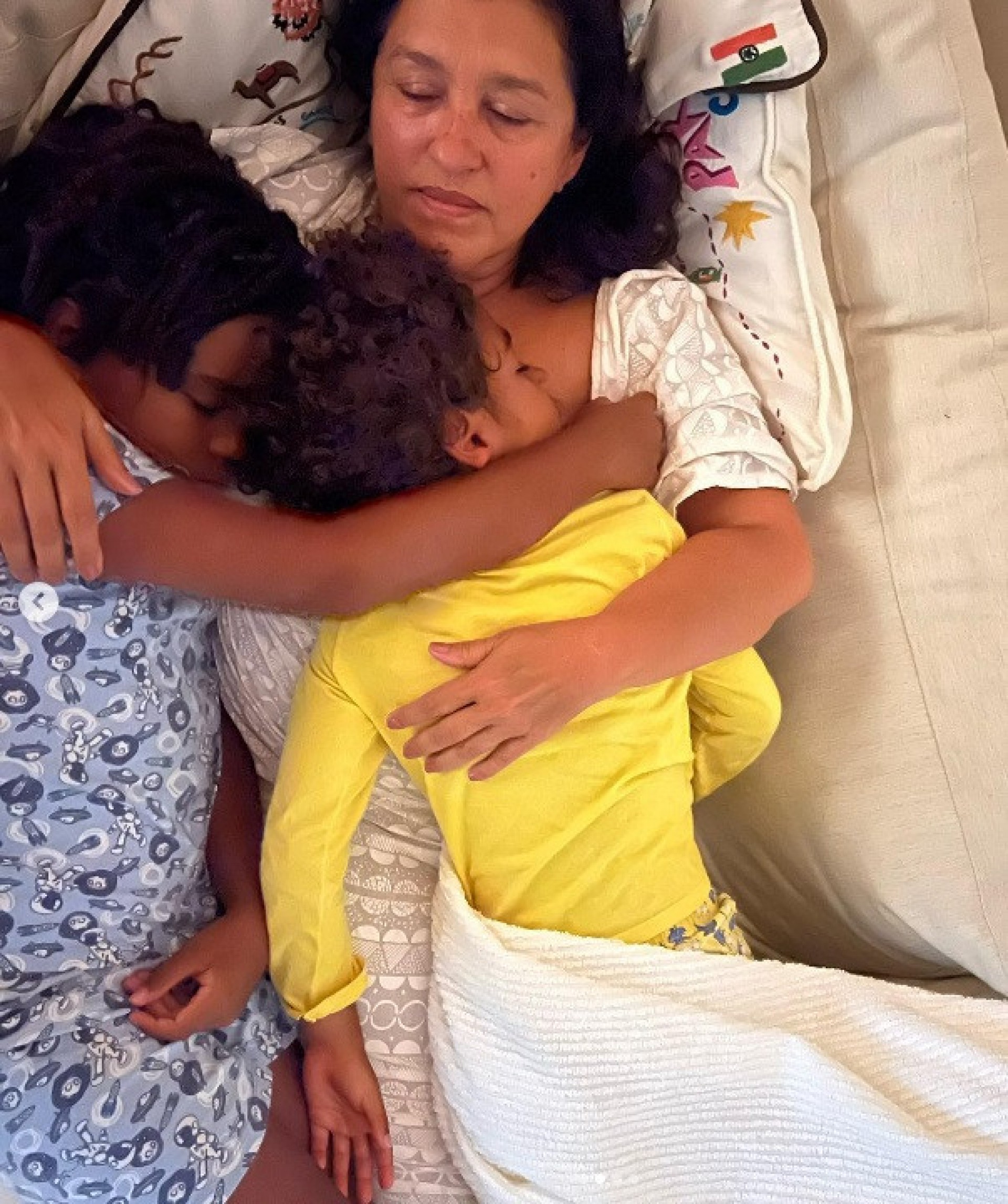 Regina Casé mostra momento fofo com o filho e neto - Reprodução do Instagram