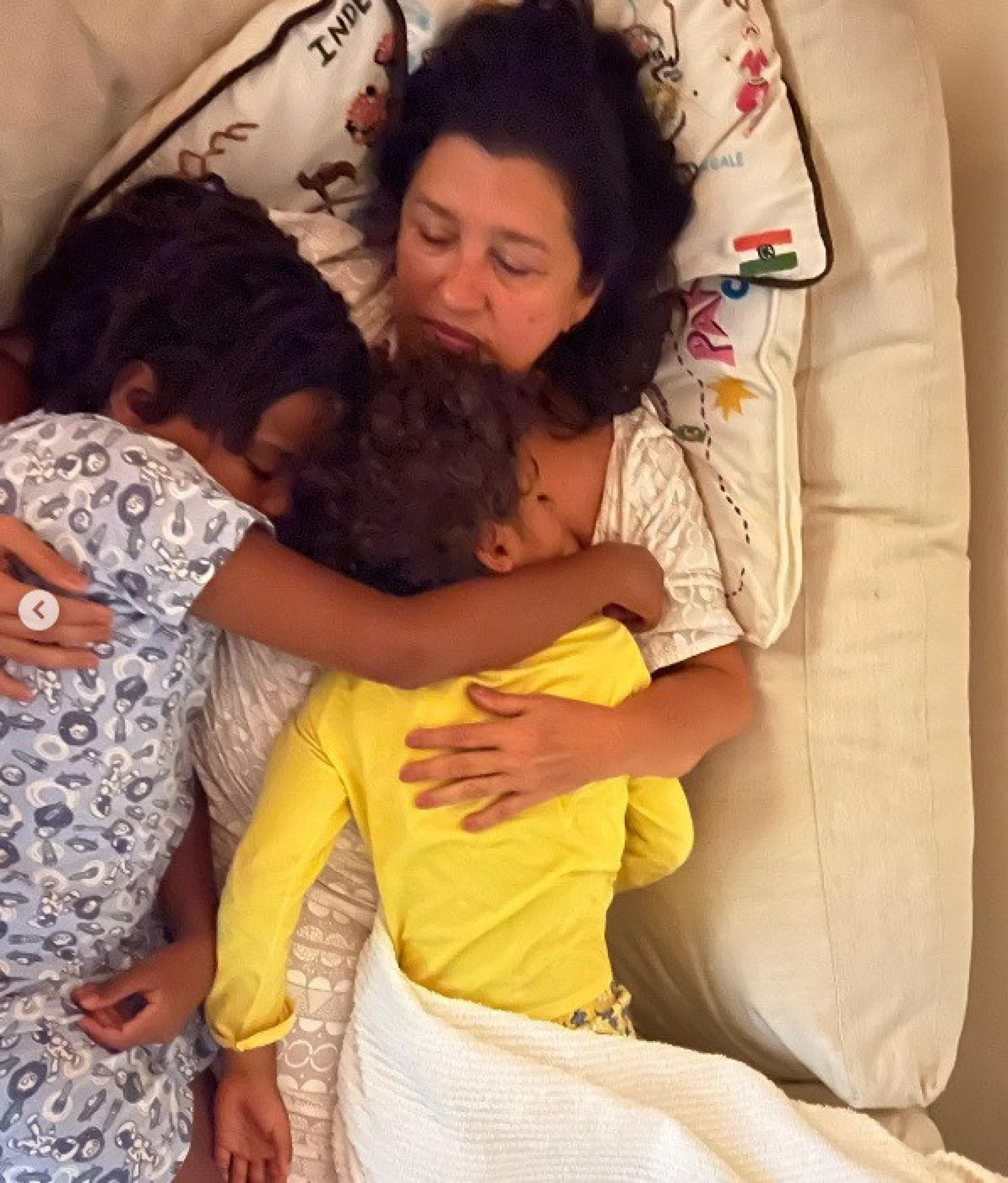 Regina Casé mostra momento fofo com o filho e neto - Reprodução do Instagram