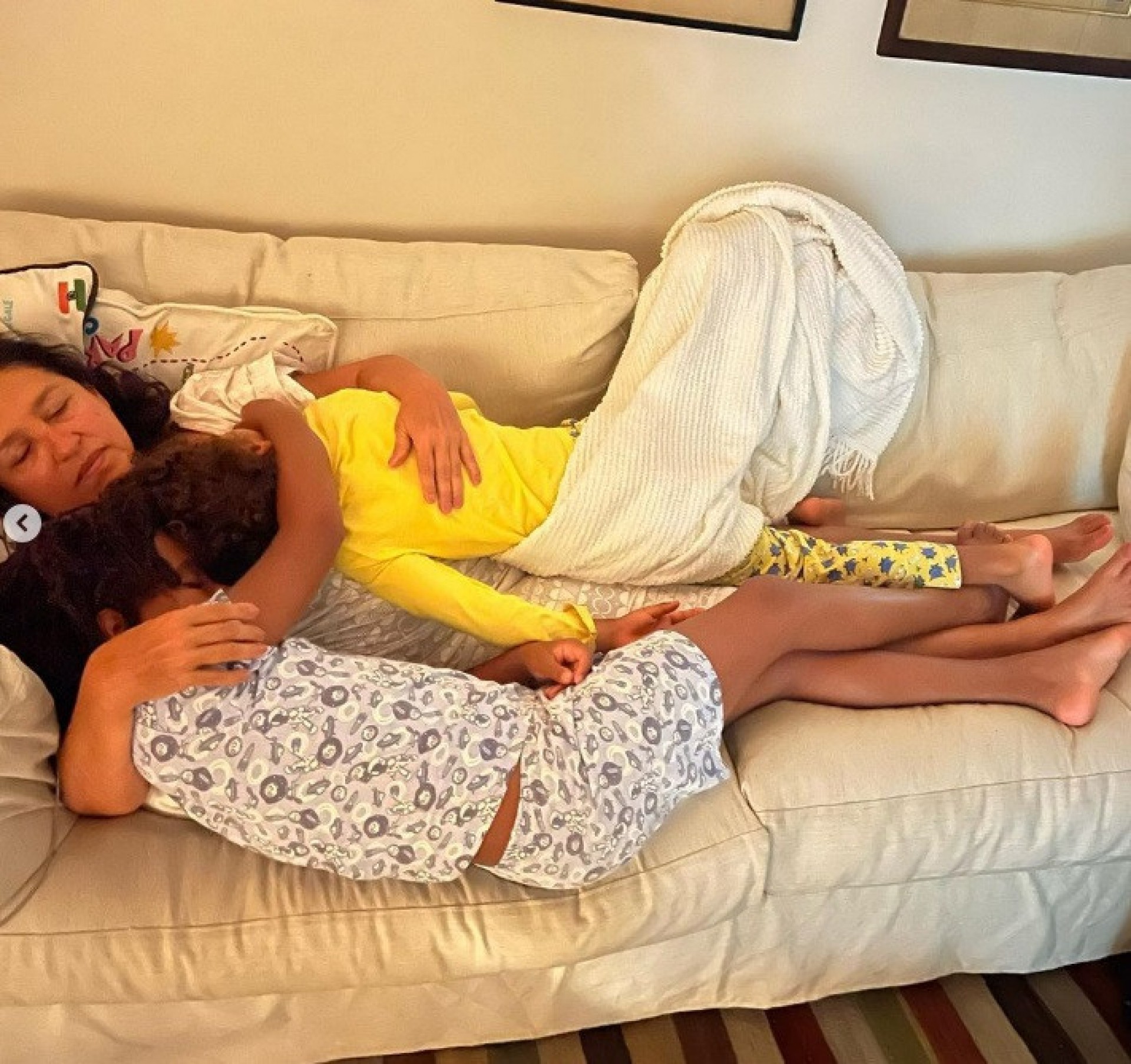 Regina Casé mostra momento fofo com o filho e neto - Reprodução do Instagram