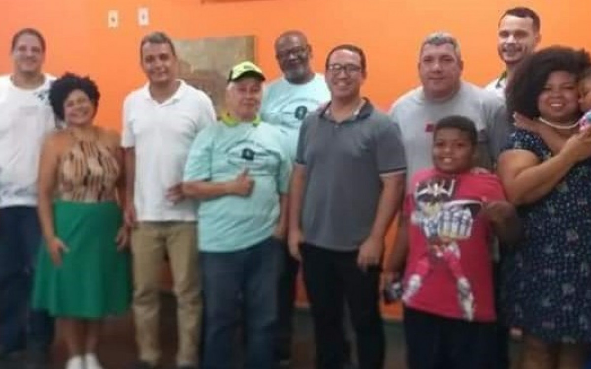 Bruno Nunes (3&ordm; da esquerda para direita) destacou que a palestra traz visibilidade &agrave; quest&atilde;o do racismo