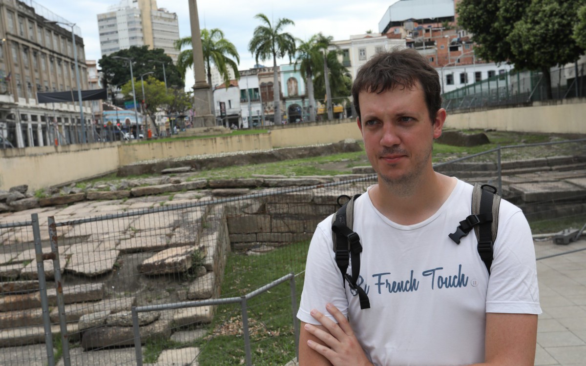 Cais do Valongo e Armaz&eacute;m das Docas. Turistas visitam parte hist&oacute;rica na regi&atilde;o do Porto. - Pedro Ivo