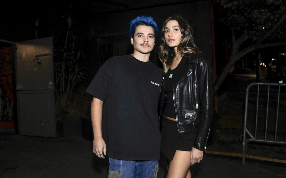 Sasha e o marido chegam ao anivers&aacute;rio de Jo&atilde;o Guilherme em S&atilde;o Paulo