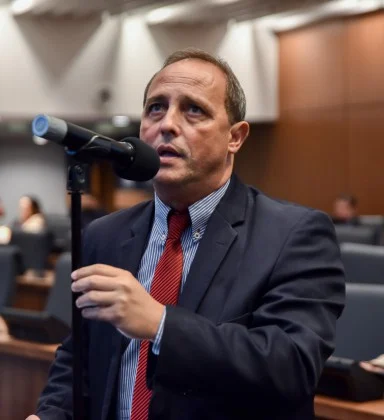 Entidades condenadas por trabalho infantil não poderão receber título