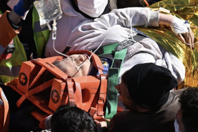 Adolescente é resgatada dos escombros na Turquia 11 dias após o terremoto