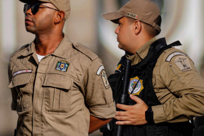 Homem é preso em flagrante por importunação sexual em ônibus de viagem por aplicativo