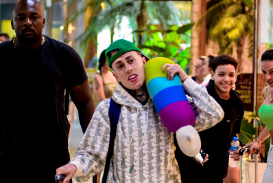 Namorado de Mel Maia viraliza ao aparecer 'armado' em rede social; veja