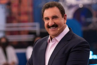 Ratinho compartilha clique raro ao lado da mulher e declara: 'Amor da minha vida'