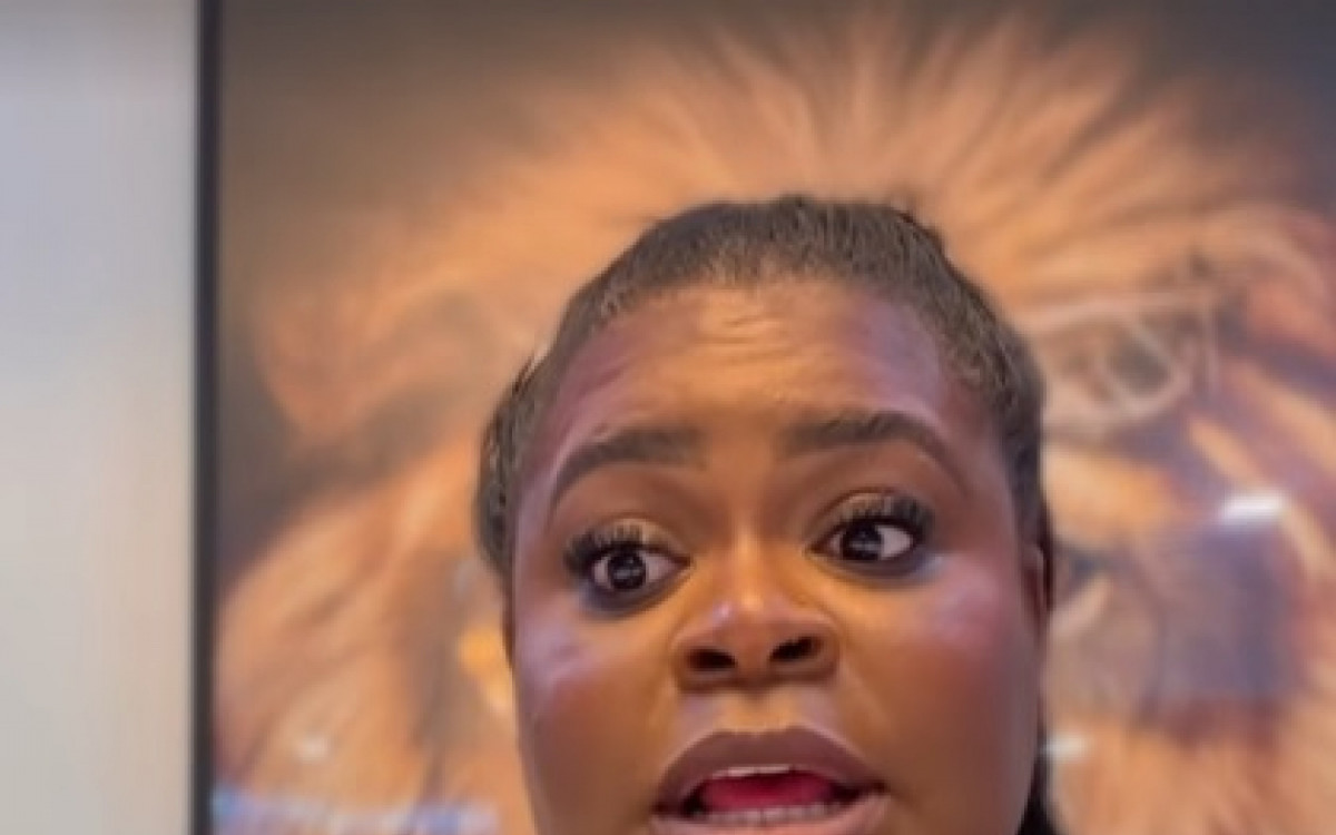 Jojo Todynho entra com processo contra a m&atilde;e biol&oacute;gica