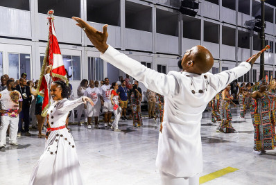 Inspirada em Rosa Maria Egipcíaca, Viradouro fará cortejo à santa aclamada pelo povo