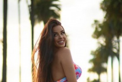 Musa da Copa veste camisa do Arsenal em clássico e é ironizada: 'Sempre traz azar'