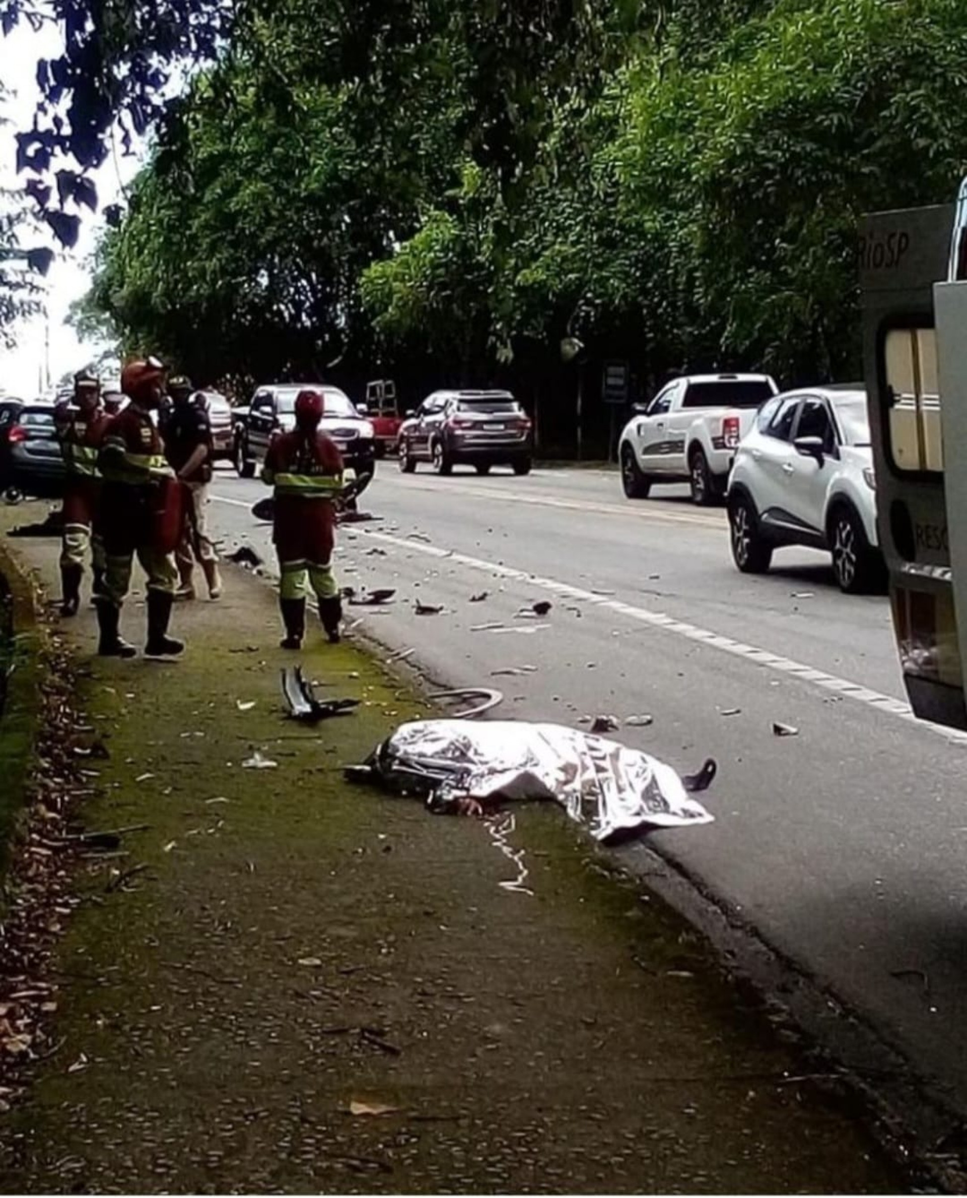 O motociclista de 38 anos morreu ainda no local. - Divulgação/rede social