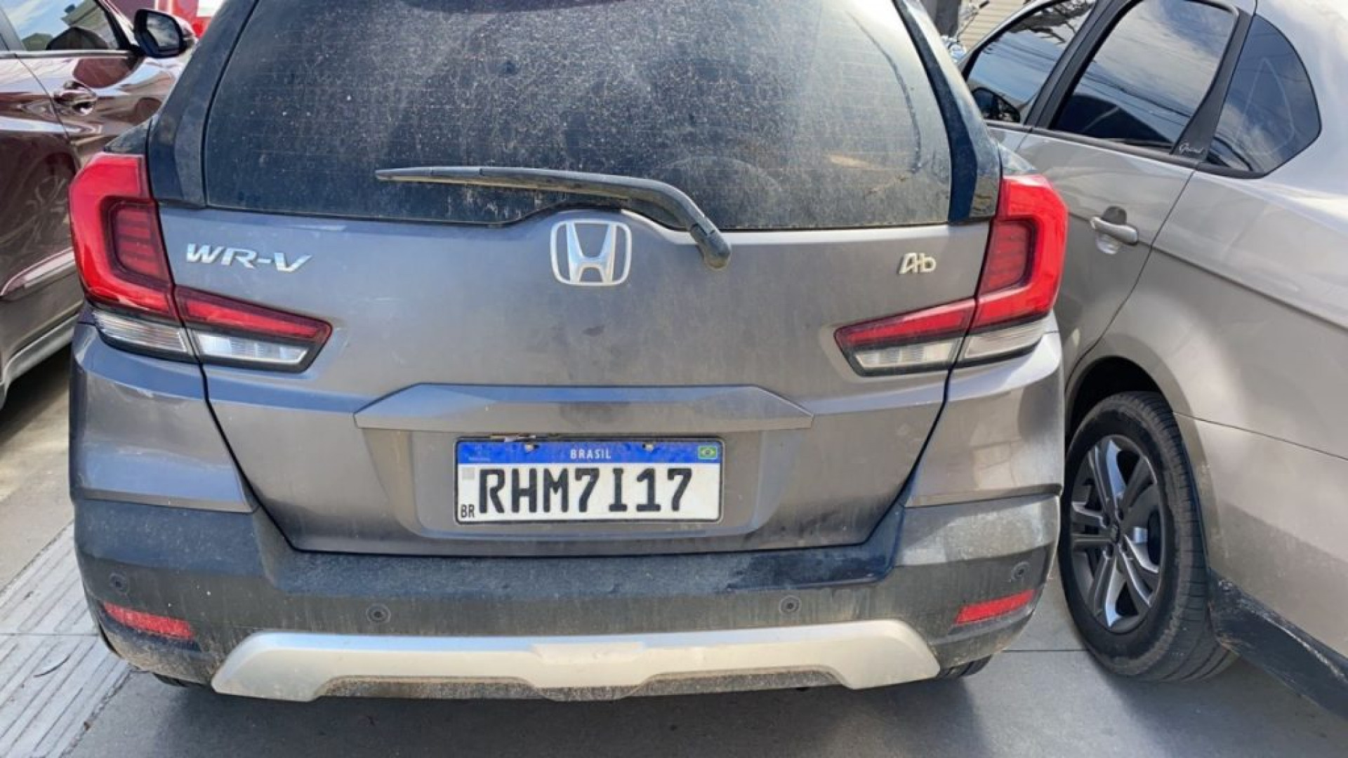 Eles foram capturados também a bordo de dois veículos no bairro Outeiro, com um simulacro de arma de fogo. - Letycia Rocha (RC24h)