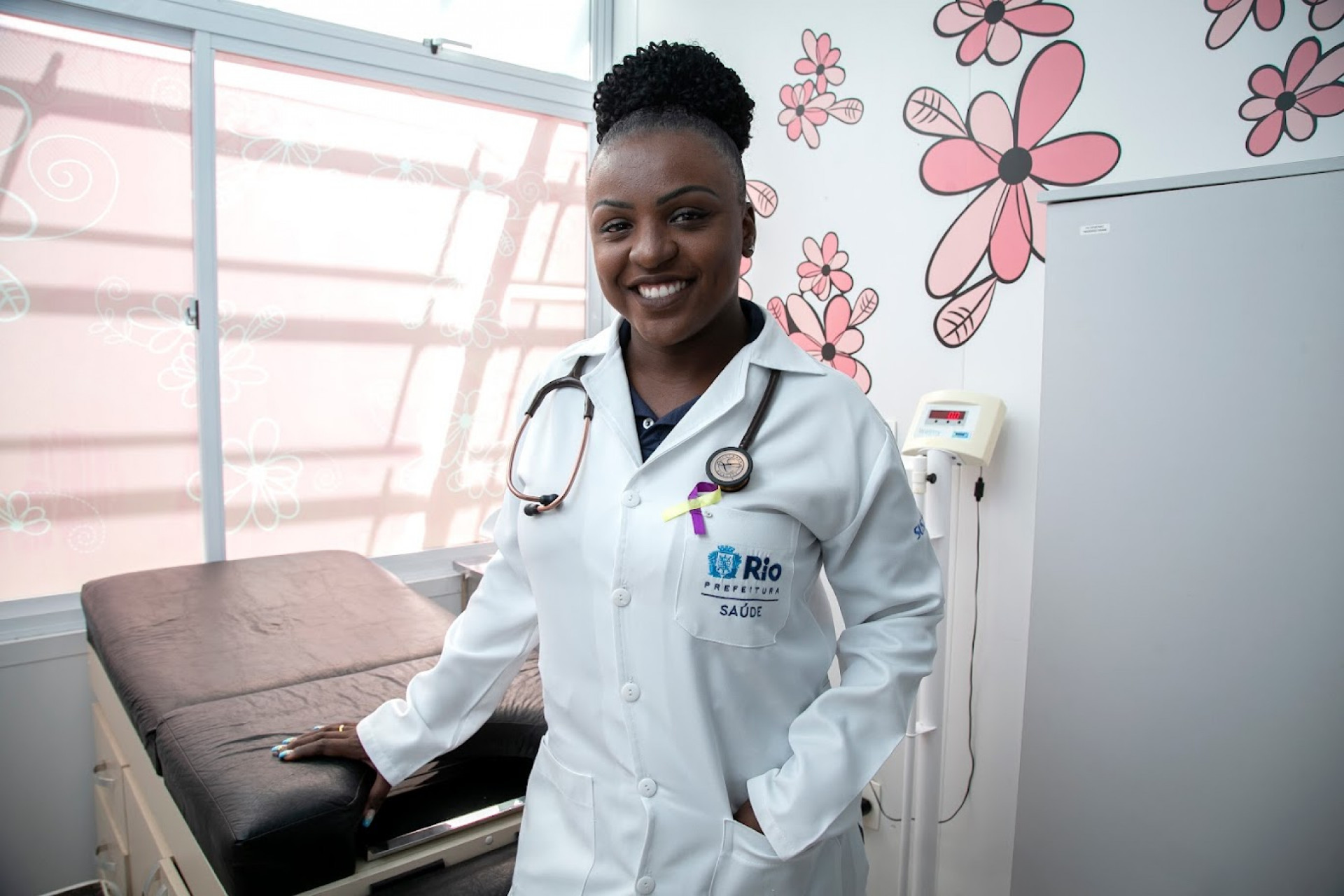 Tuany em um consultório do Hospital - Edu Kapps/SMS-Rio