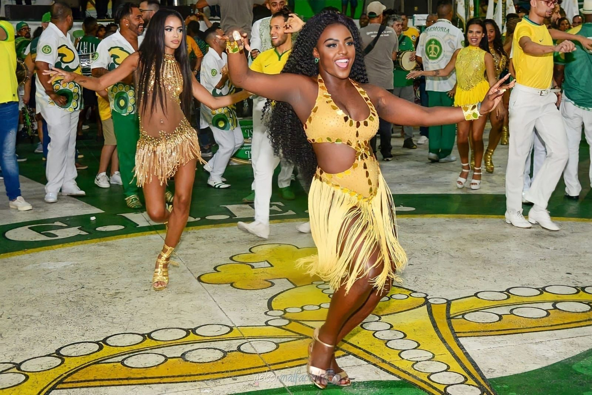 Tuany sambando na Imperatriz Leopoldinense - Arquivo pessoal / Tuany Ferreira