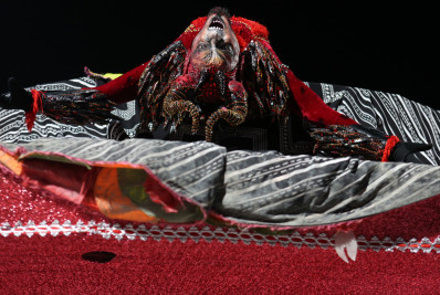 Com homenagem a Madame Satã, Lins Imperial faz desfile com falhas em alegorias, evolução e harmonia