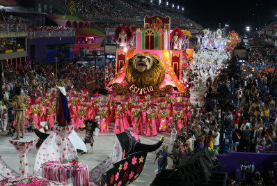 Com enredo sobre cultura maranhense, Estácio apresenta bom conjunto visual, mas peca em fantasias