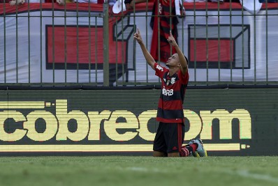 Matheus Gonçalves vibra com primeiro gol nos profissionais do Flamengo: 'Feliz demais'