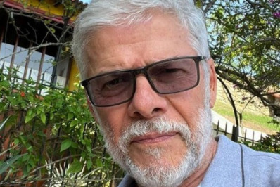 Aos 73 anos, José Mayer segue internado no Rio e tem estado de saúde estável