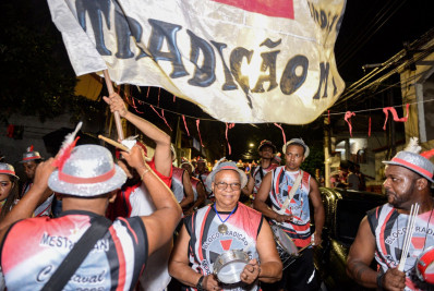 Bloco Tradição, do Morro do Cruzeiro, abre o Carnaval de Barra Mansa