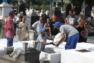 'Elas morreram abraçadas. Eu vi', revela irmão de mulher morta junto à enteada e filho