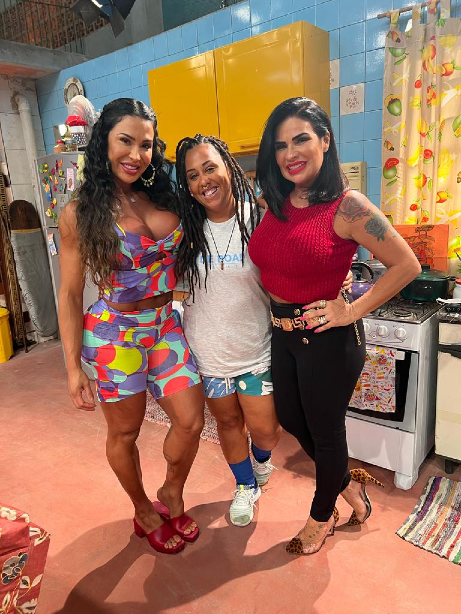 Gracyanne Barbosa, Evelyn castro e Solange Gomes em T&otilde; de Gra&ccedil;a - Foto Reprodu&ccedil;&atilde;o internet