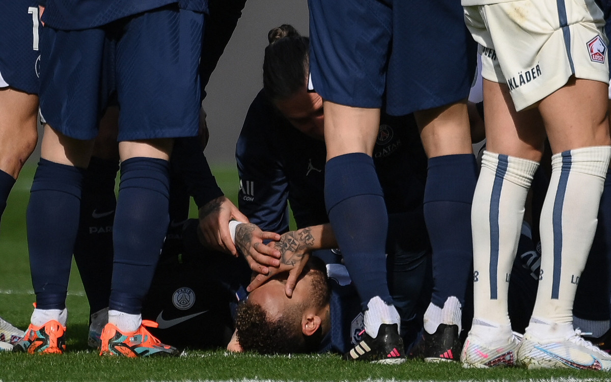 Neymar Sofre Lesão No Tornozelo E Deixa Jogo Do PSG Chorando; Veja ...