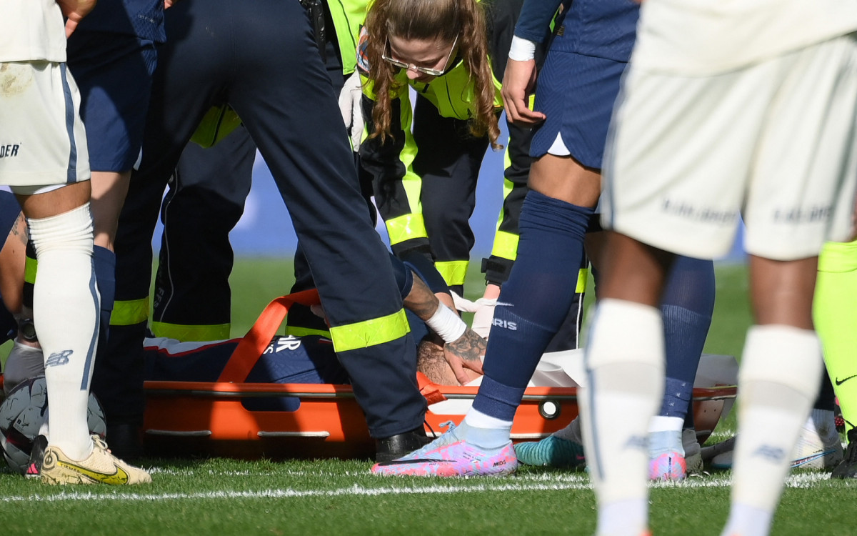 Neymar Sofre Lesão No Tornozelo E Deixa Jogo Do Psg Chorando Veja Fotos Esporte O Dia 4922