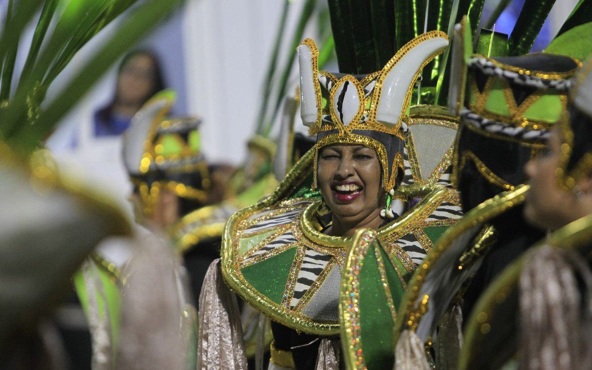 G.R.E.S União de Jacarepagua desfila nesta segunda noite de desfile da série Ouro, neste sábado(18). Foto: Reginaldo Pimenta/Agência O Dia - Reginaldo Pimenta G.R.E.S União de Jacarepagua desfila nesta segunda noite de G.R.E.S União de Jacarepagua desfila nesta segunda noite de desfile da série Ouro, neste sábado(18). Foto: Reginaldo Pimenta/Agência O Diada série Ouro, neste sábado(18). Foto: Reginaldo Pimenta/Agência O DiaAgencia O Dia