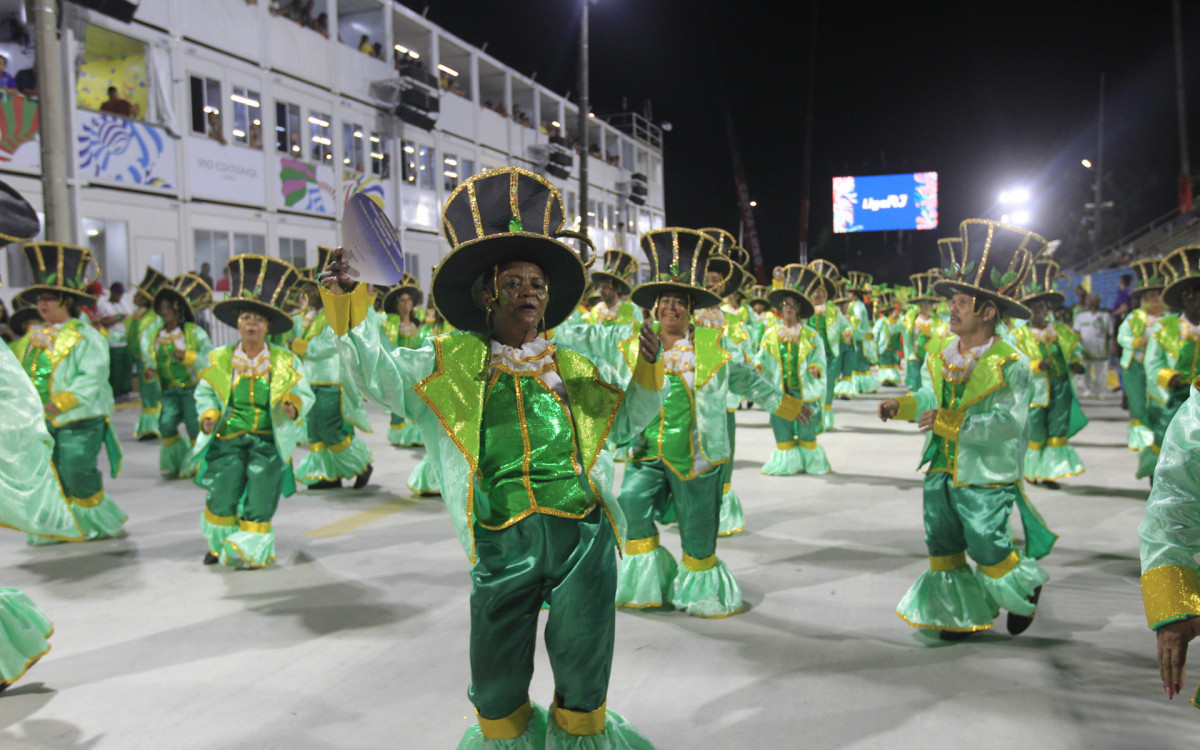 G.R.E.S União de Jacarepagua desfila nesta segunda noite de desfile da série Ouro, neste sábado(18). Foto: Reginaldo Pimenta/Agência O Dia - Reginaldo Pimenta / Agencia O Dia