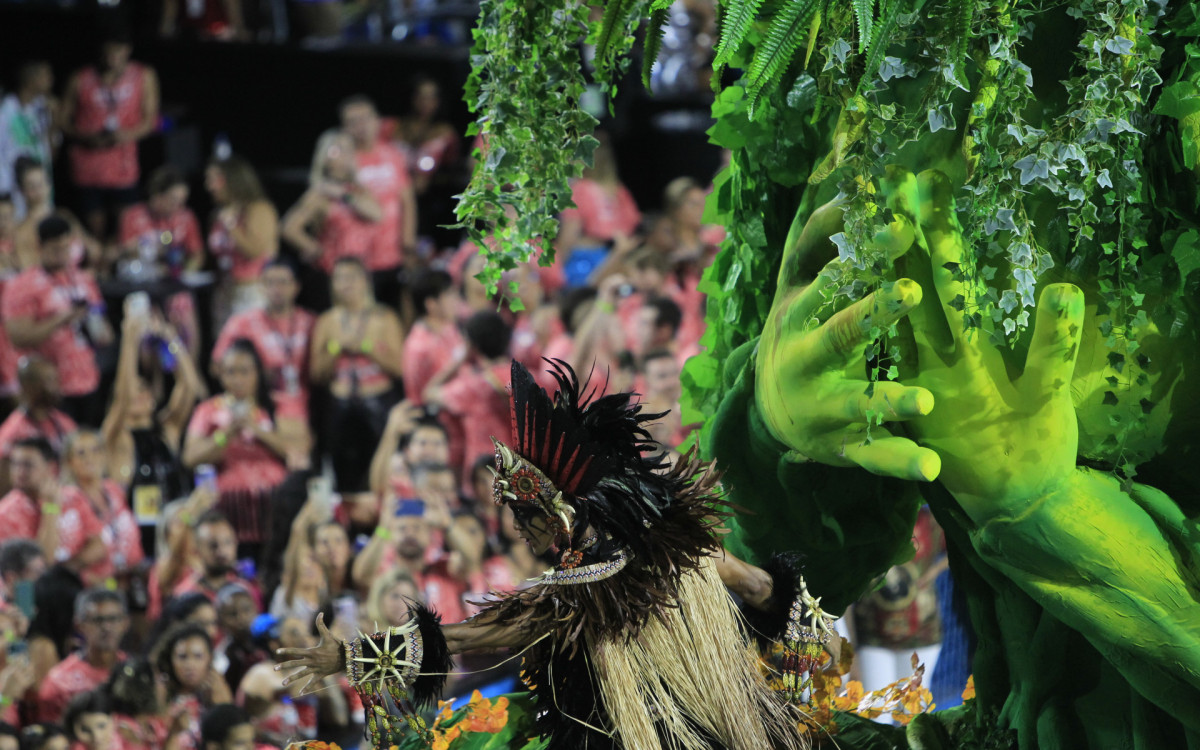 G.R.E.S Porto da Pedra desfila nesta segunda noite de desfile da série Ouro, neste sábado(18). Foto: Reginaldo Pimenta/Agencia O Dia - Reginaldo Pimenta / Agencia O Dia