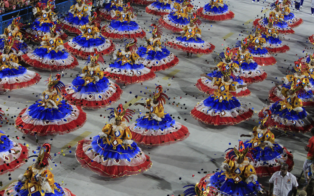 G.R.E.S União da Ilha desfila nesta segunda noite de desfile da série Ouro, neste sábado(18). Foto: Reginaldo Pimenta/Agencia O Dia - Reginaldo Pimenta / Agencia O Dia